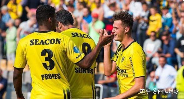 而且凸显了 而且凸显了